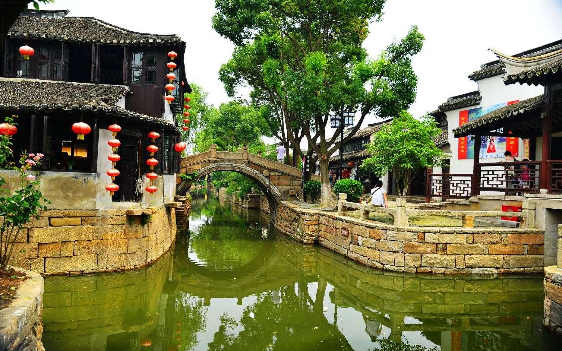 按时下班被领导阴阳「这么早就走呀」，我该怎么回应？游戏画面